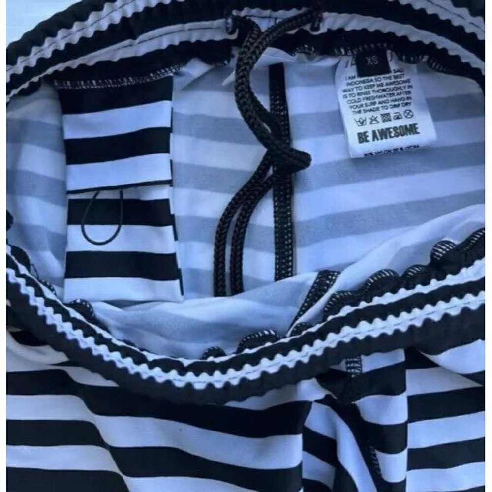 Salt Gypsy Women’s Striped Swim Crop Pants Size XS NWOT - Picture 3 of 9